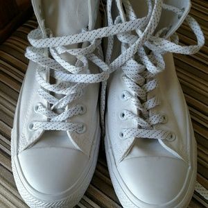 NWOT Converse sneakers